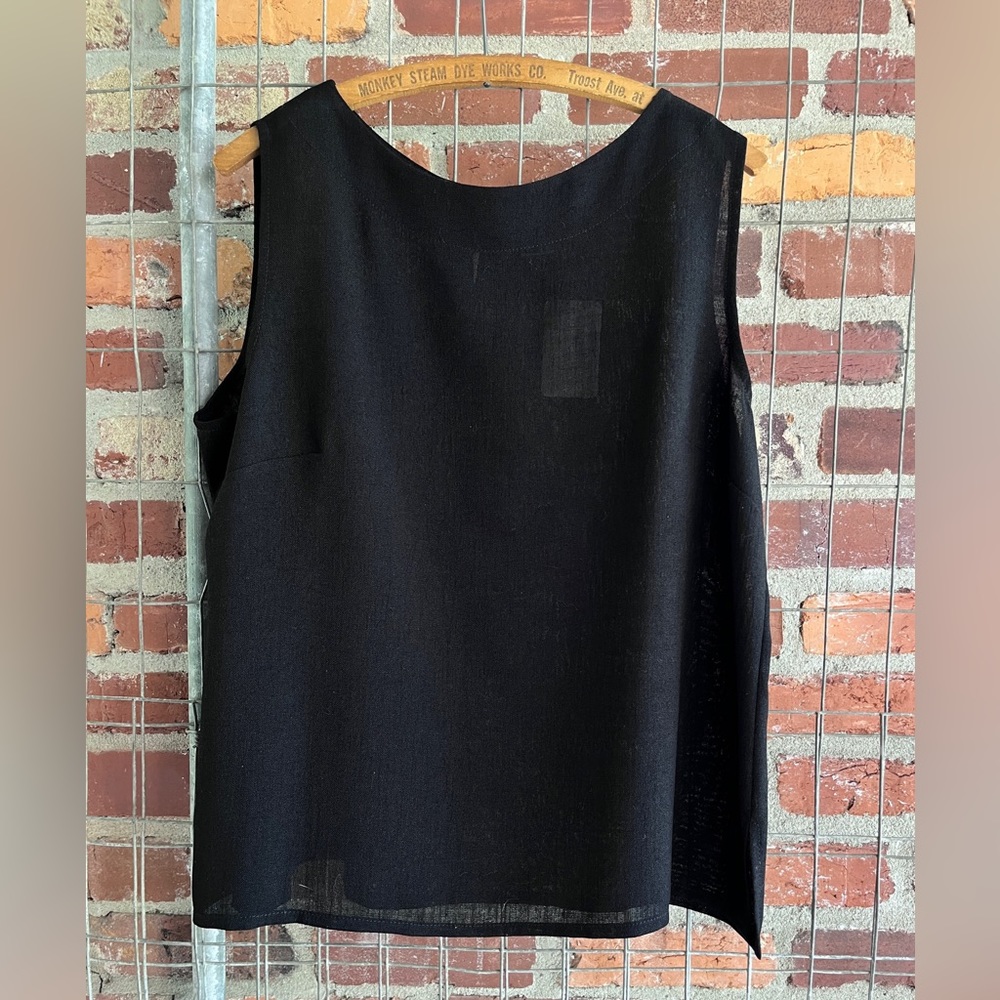 Emmelle Black Sleeveless Shirt Size XL